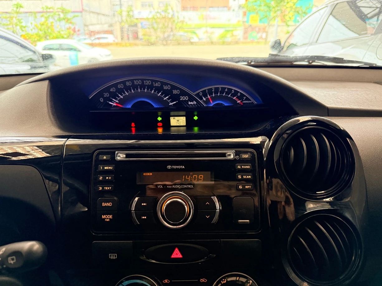 TOYOTA ETIOS