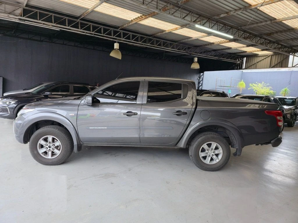 MITSUBISHI L200 TRITON