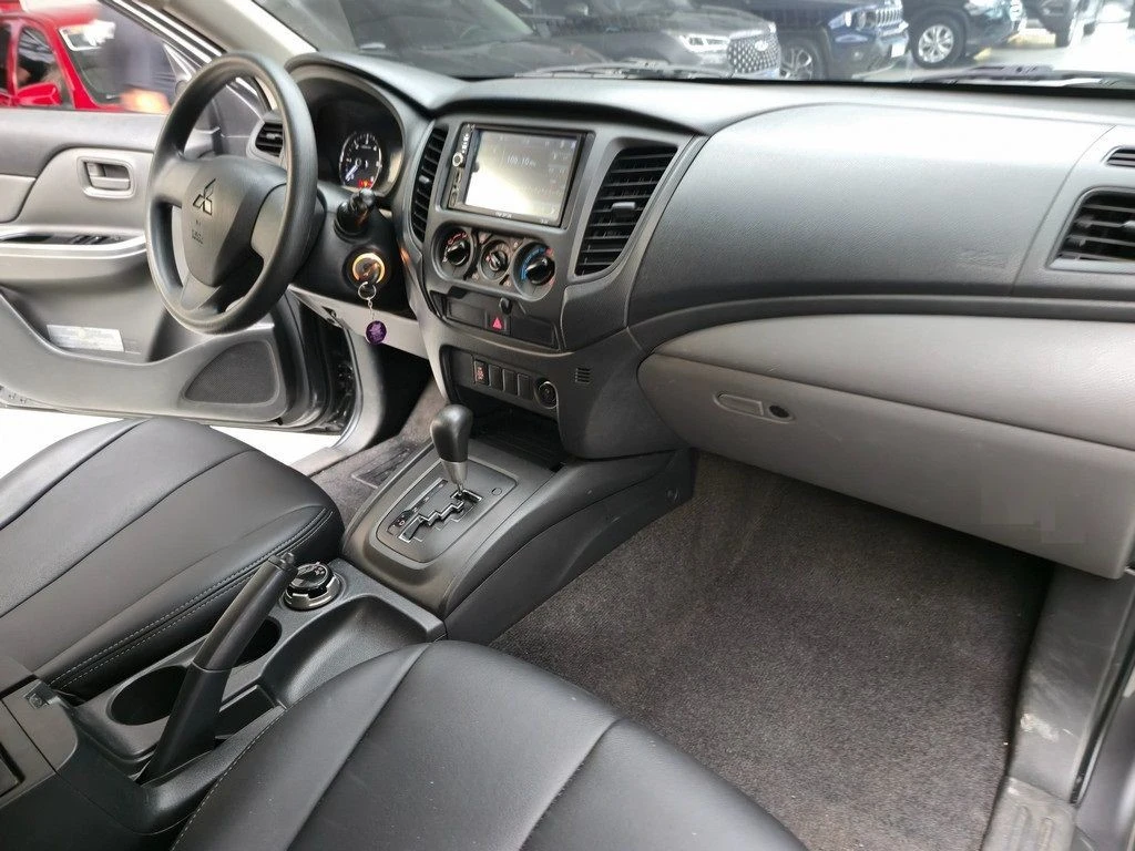 MITSUBISHI L200 TRITON