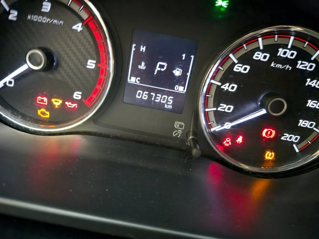 MITSUBISHI L200 TRITON