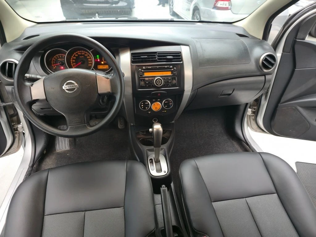 NISSAN LIVINA