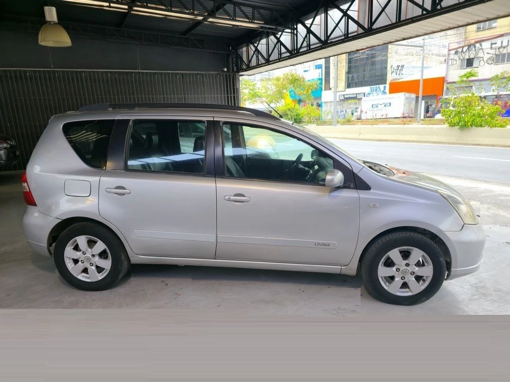 NISSAN LIVINA