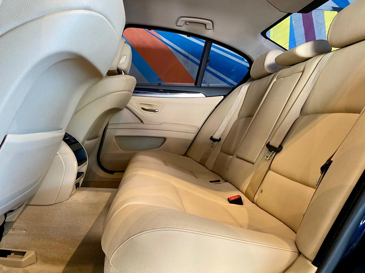 BMW 528i