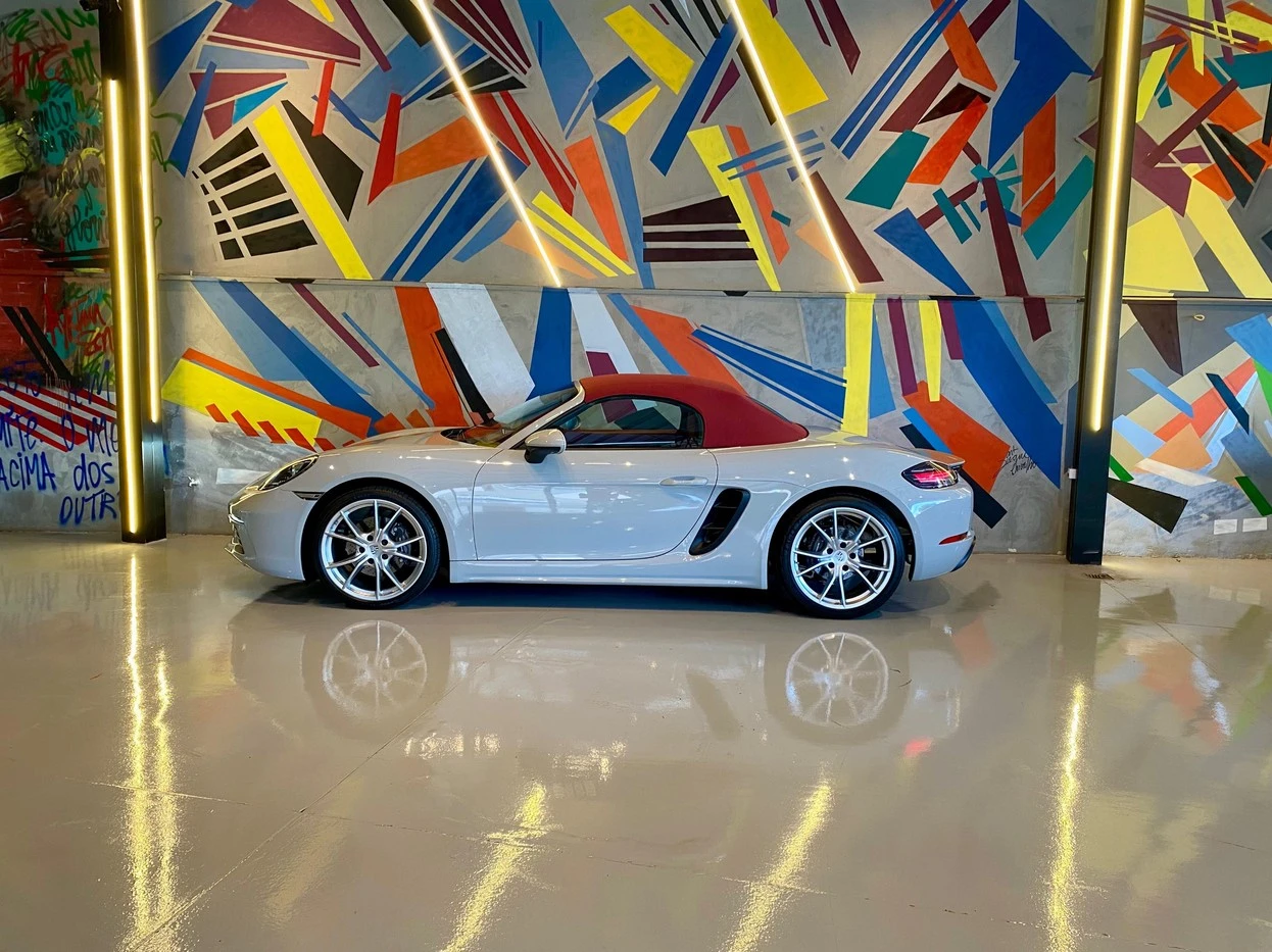 PORSCHE 718