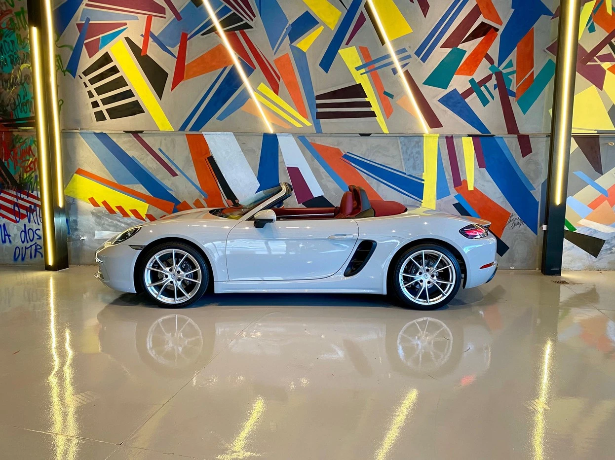 PORSCHE 718