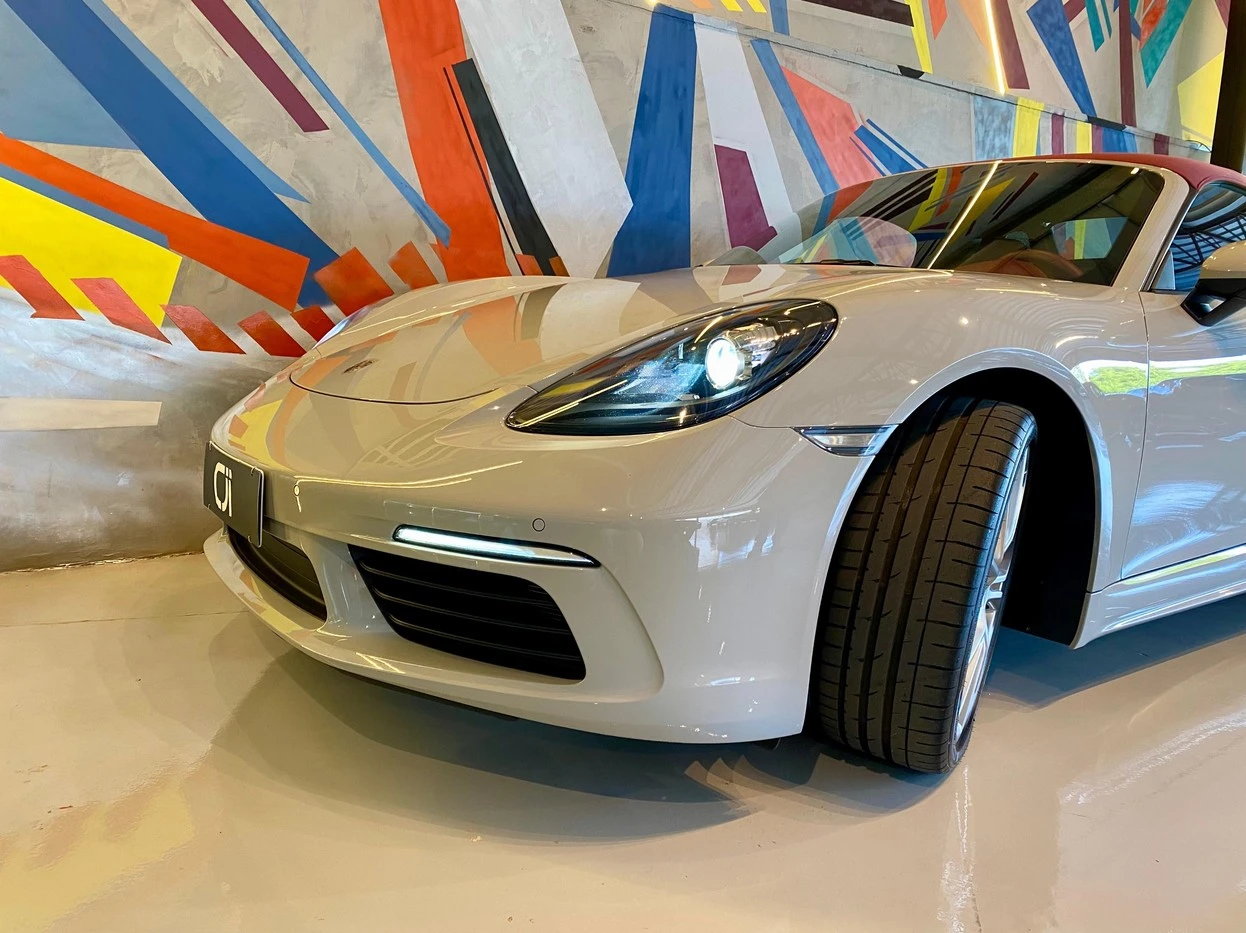PORSCHE 718