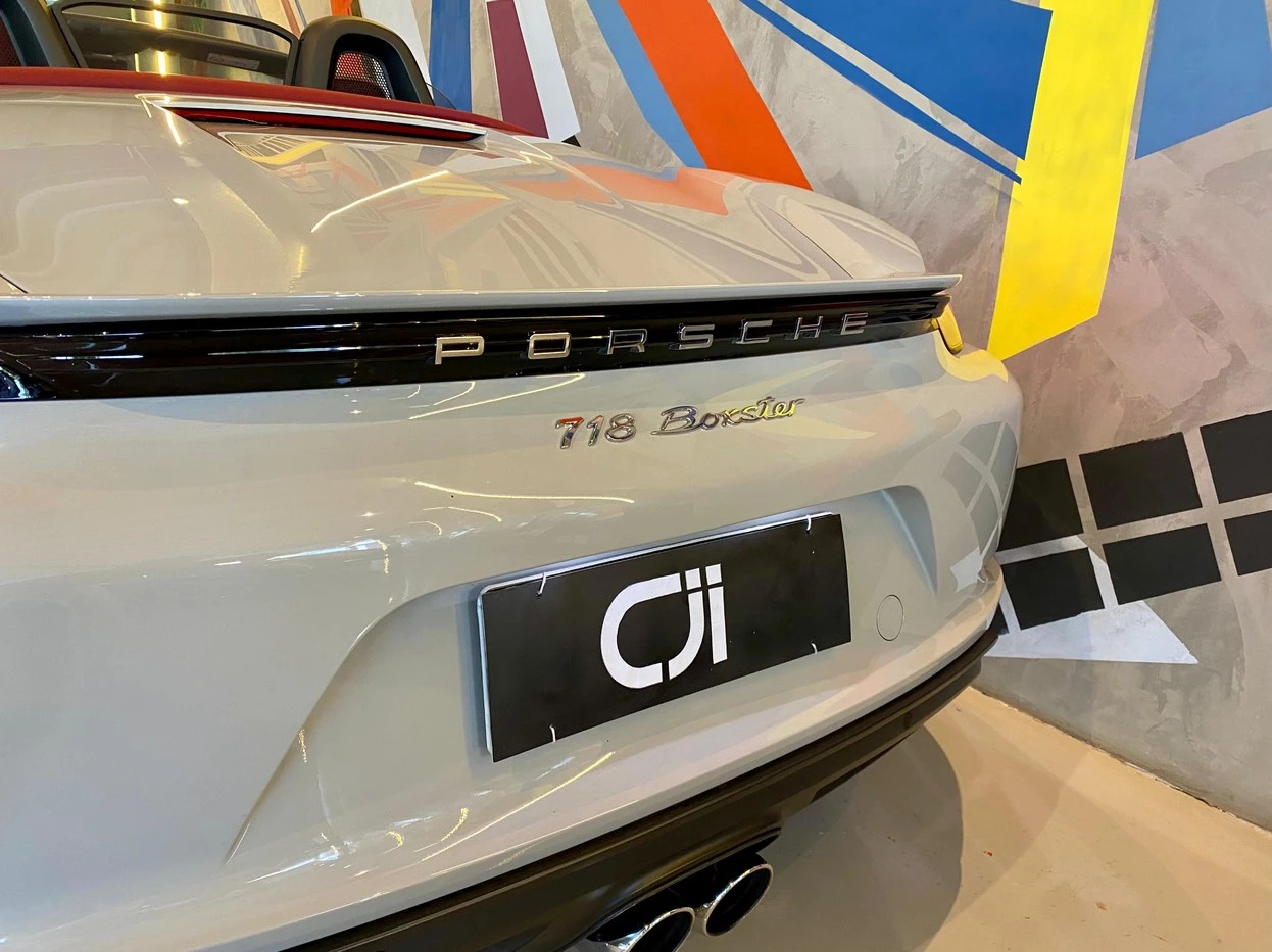 PORSCHE 718