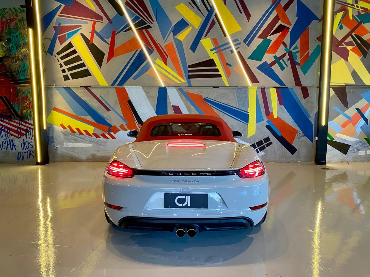 PORSCHE 718