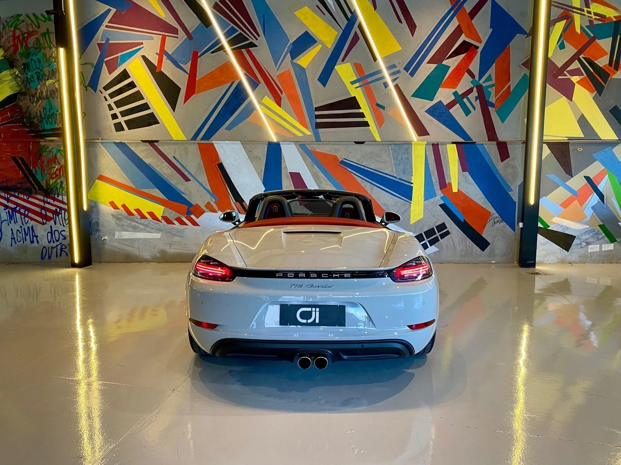 PORSCHE 718