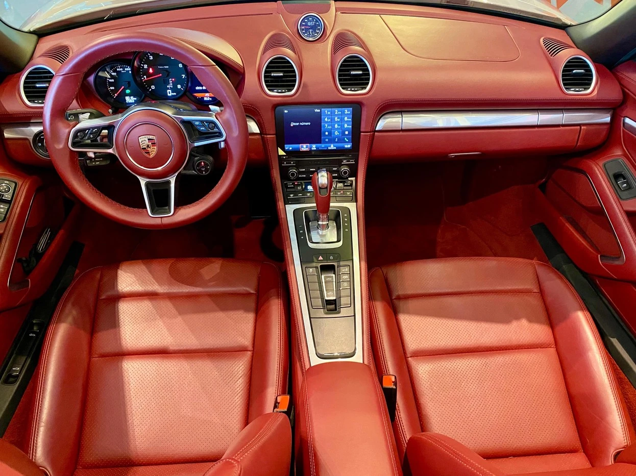 PORSCHE 718