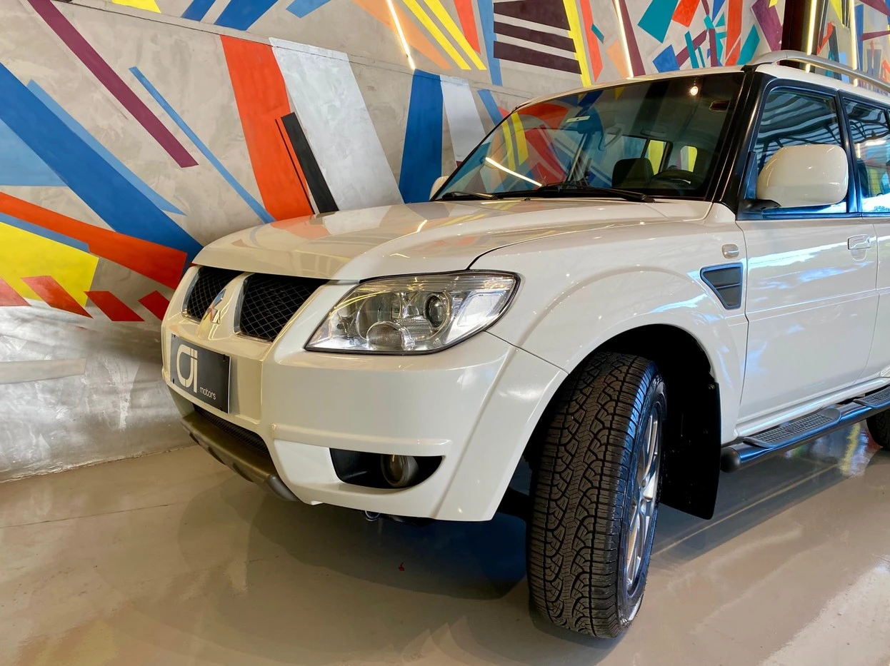 MITSUBISHI PAJERO TR4