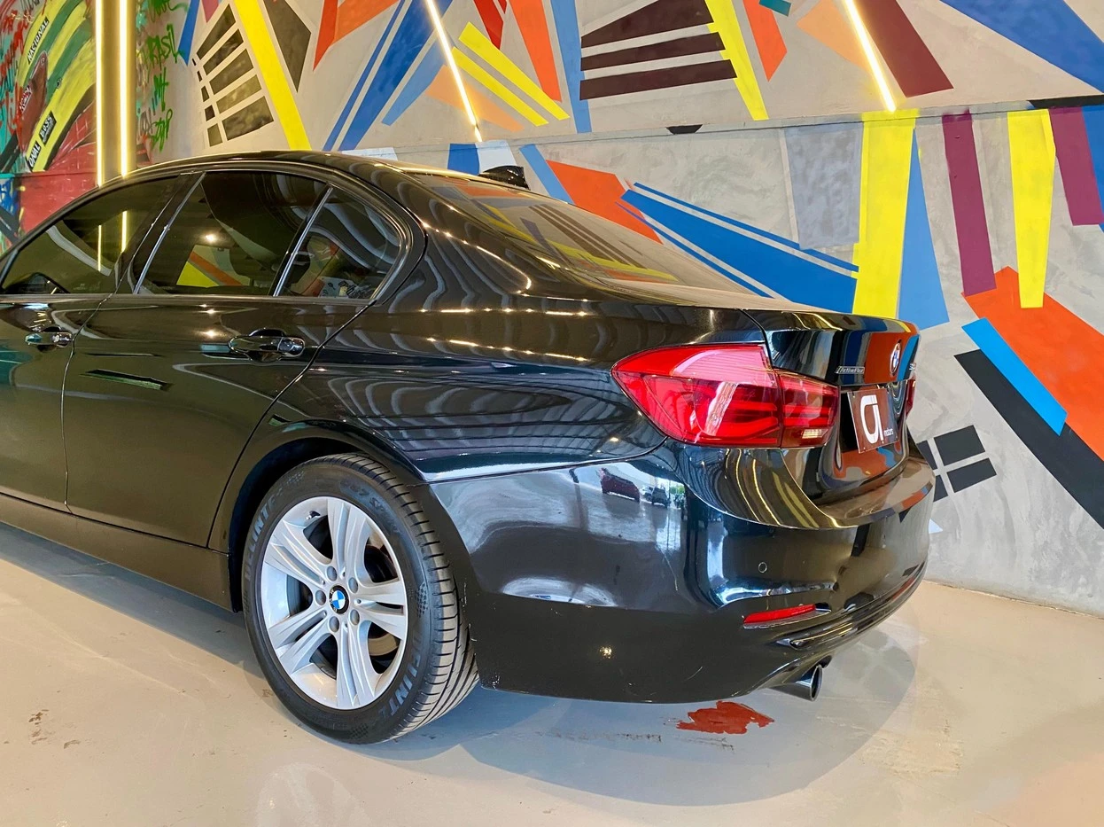 BMW 320i