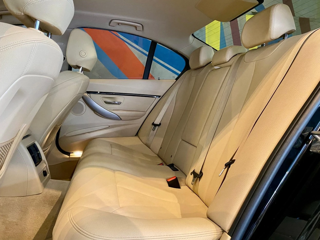 BMW 320i