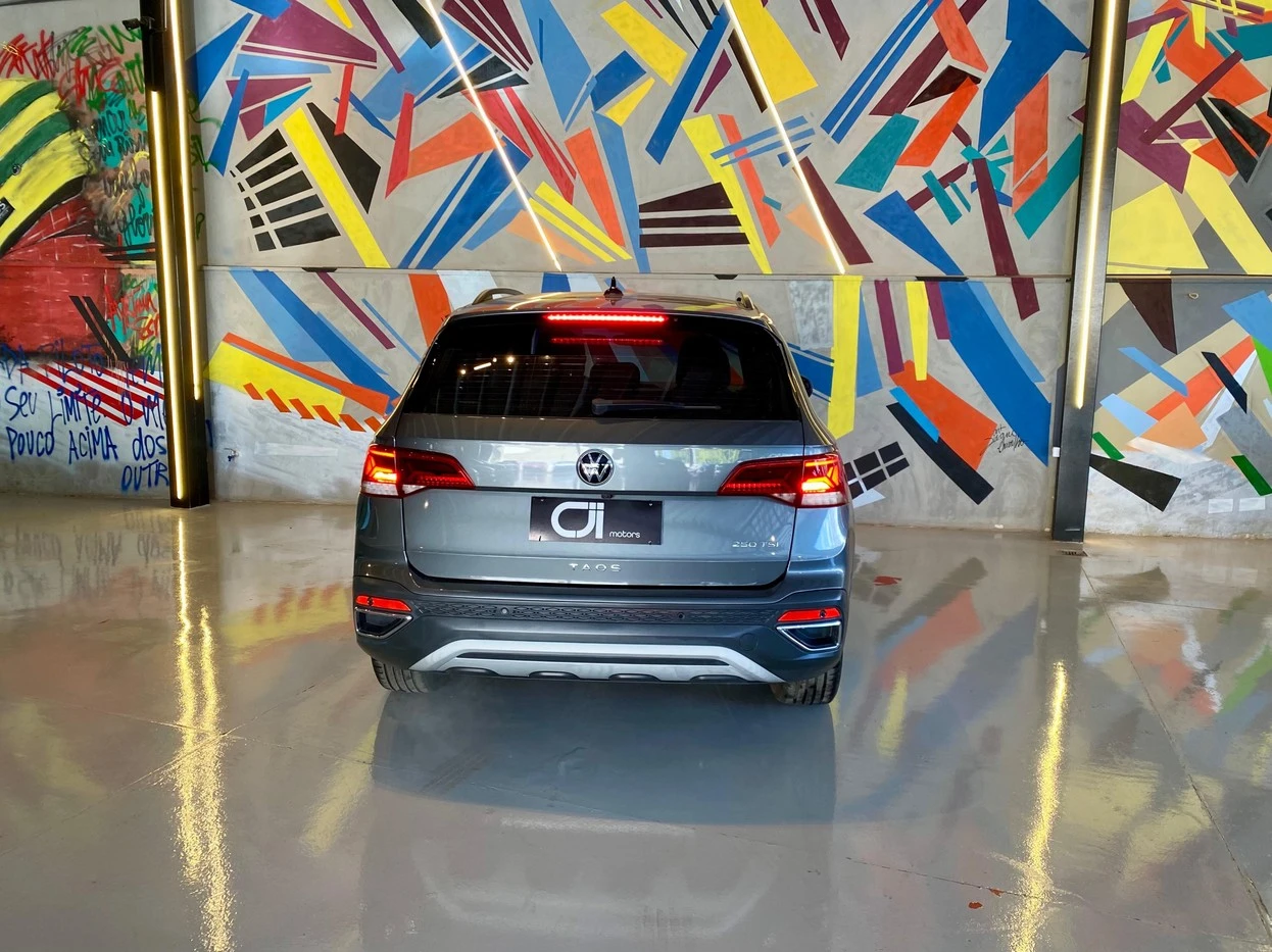 VOLKSWAGEN TAOS