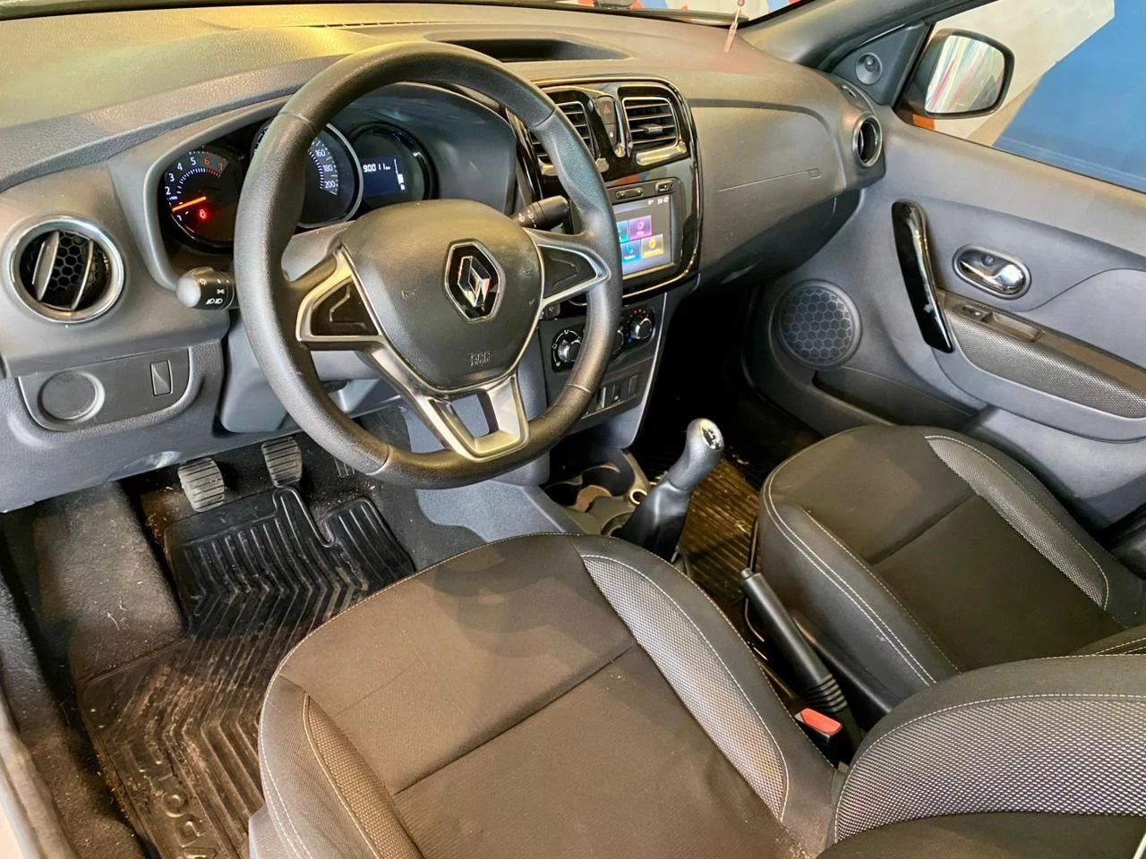 RENAULT LOGAN