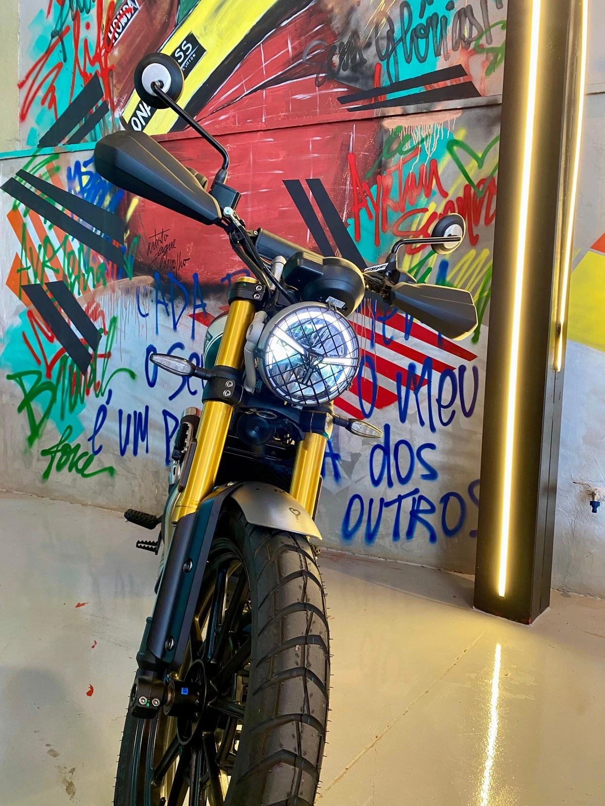 TRIUMPH SCRAMBLER