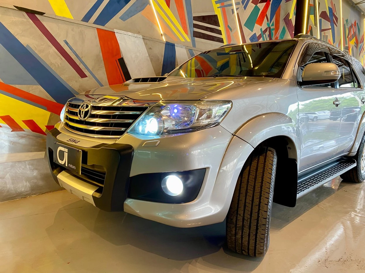 TOYOTA HILUX SW4