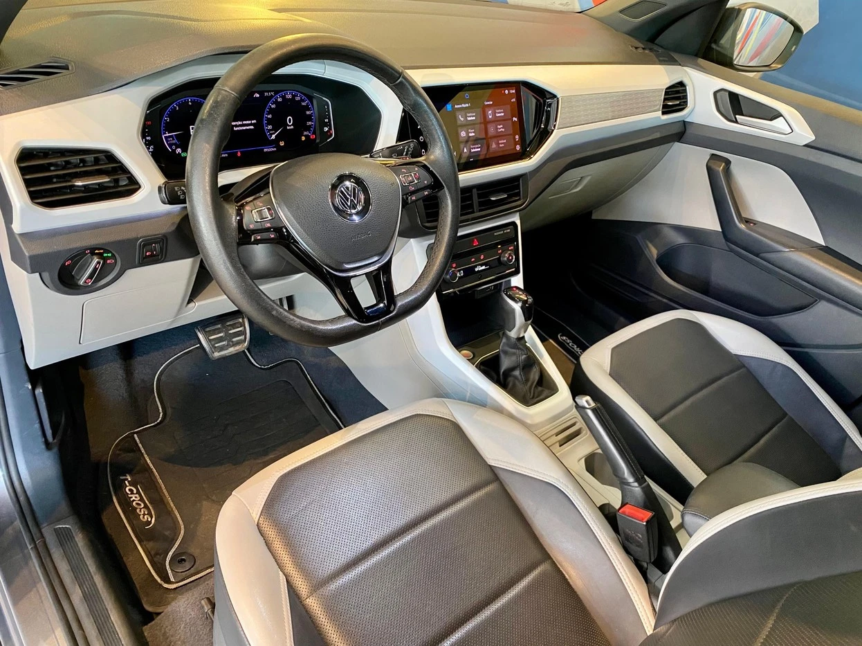 VOLKSWAGEN T-CROSS