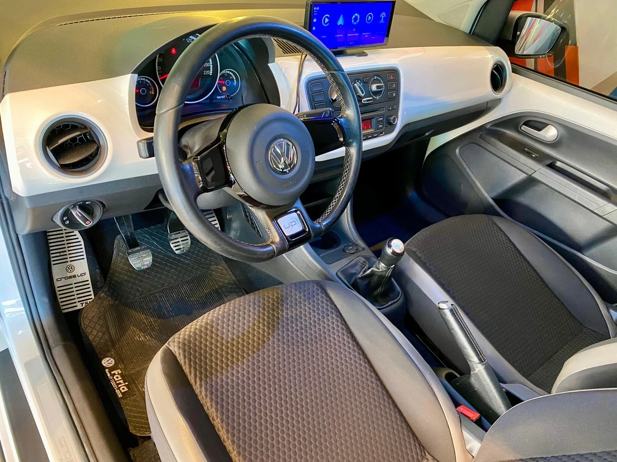 VOLKSWAGEN CROSS UP