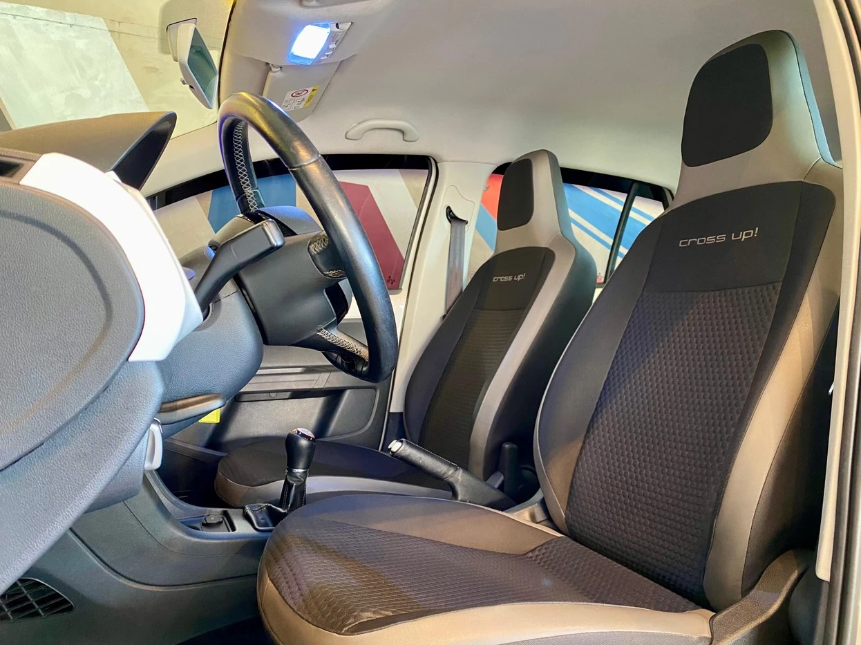 VOLKSWAGEN CROSS UP