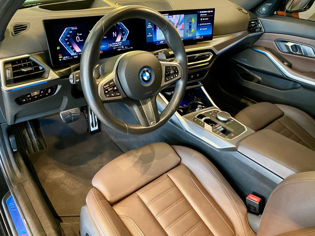 BMW 330e