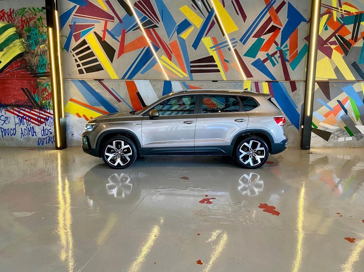 VOLKSWAGEN TAOS