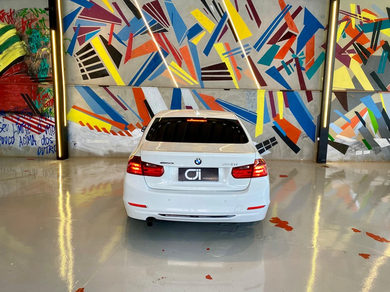 BMW 320i