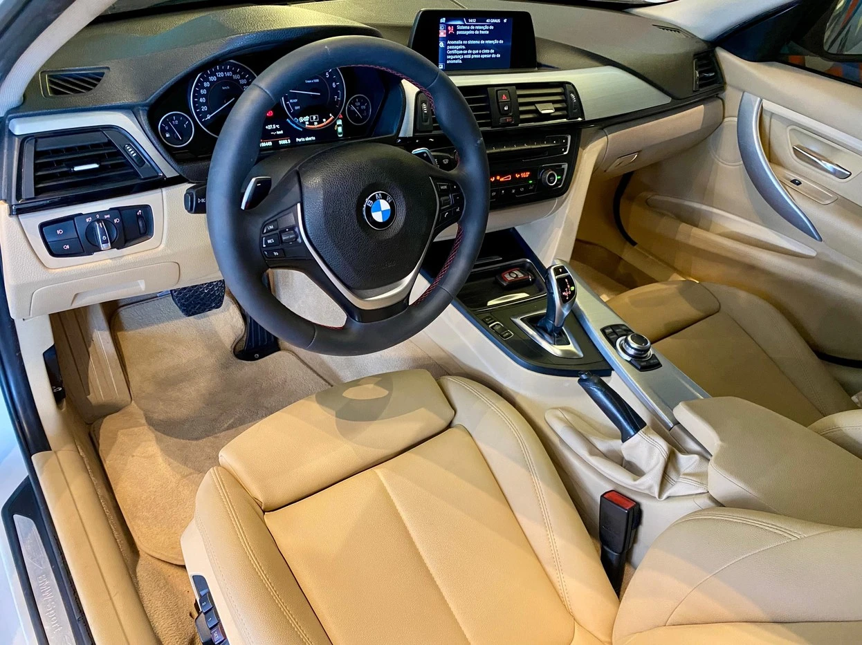 BMW 320i