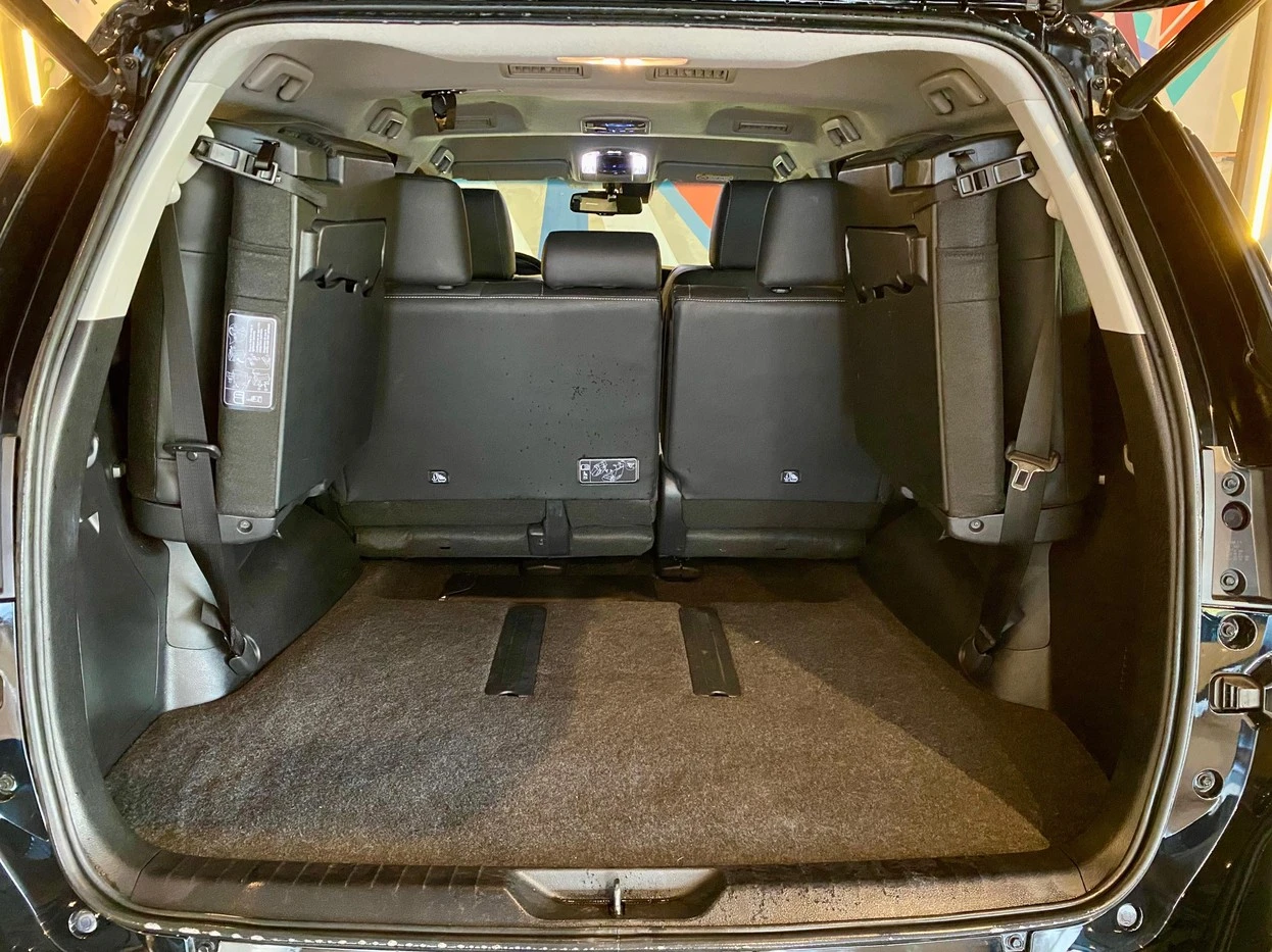 TOYOTA HILUX SW4