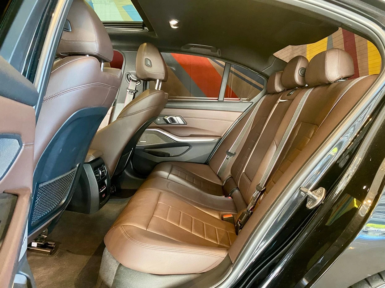 BMW 320i