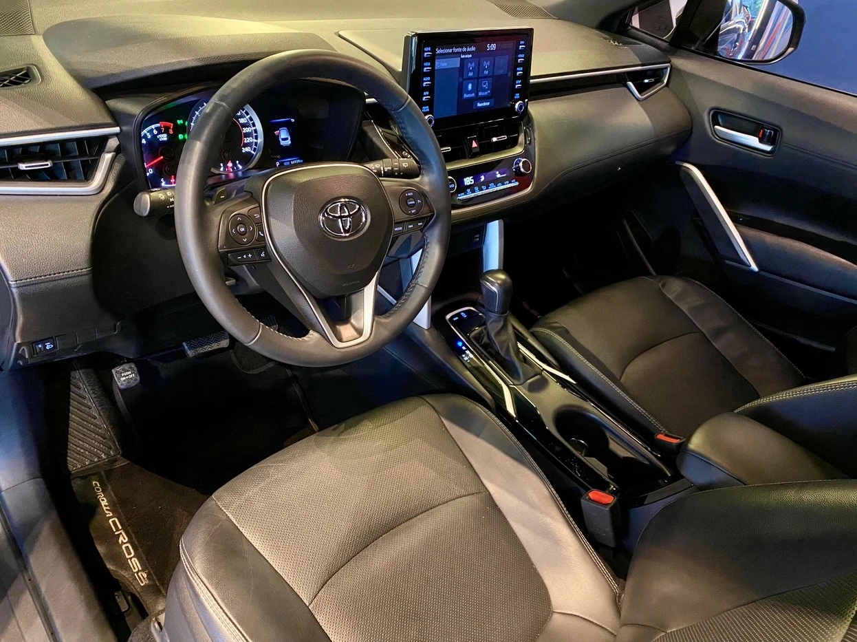 TOYOTA COROLLA CROSS