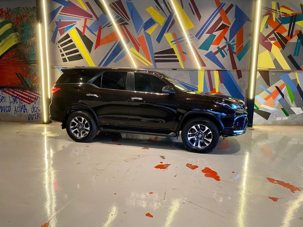 TOYOTA HILUX SW4