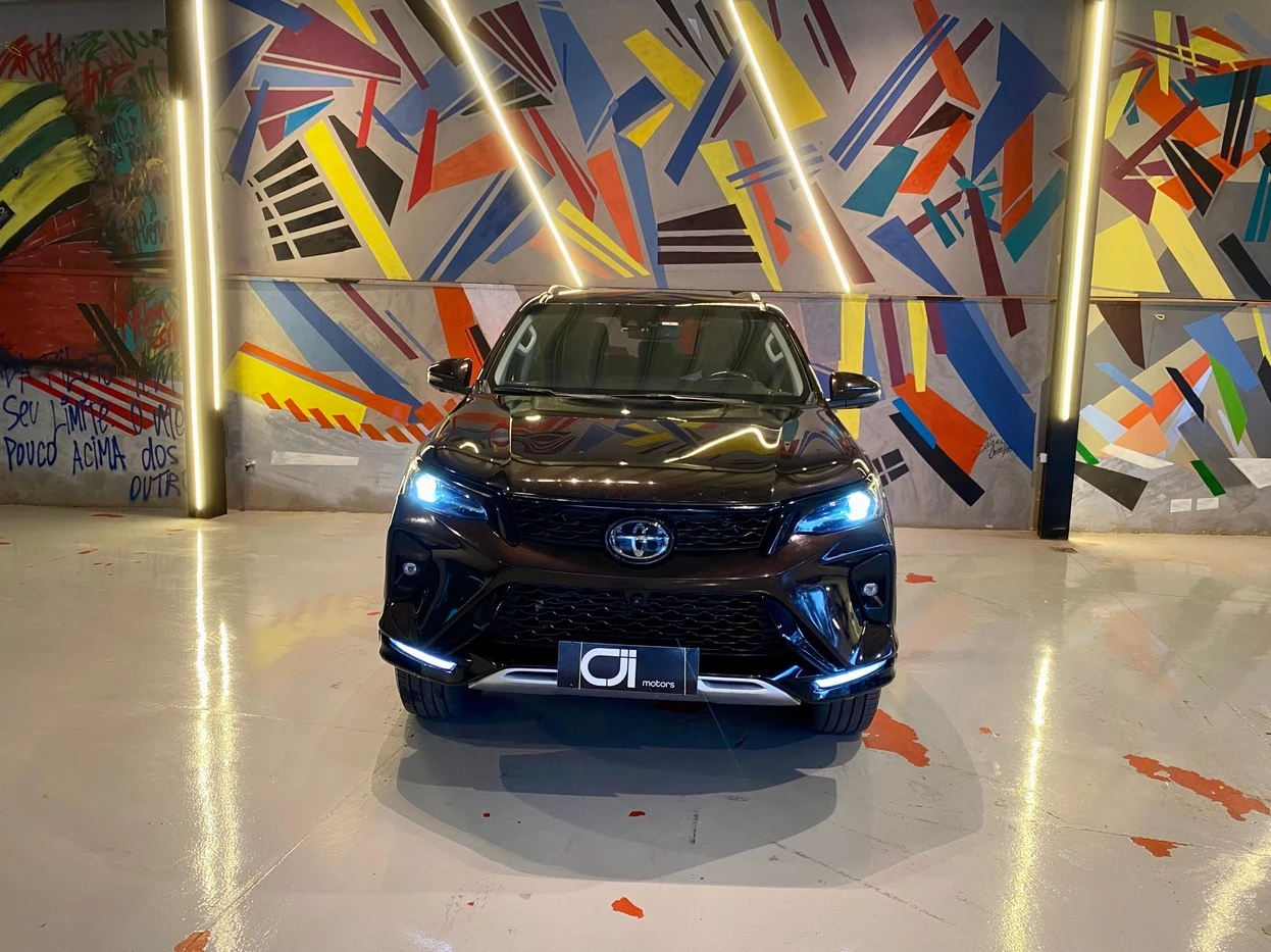 TOYOTA HILUX SW4