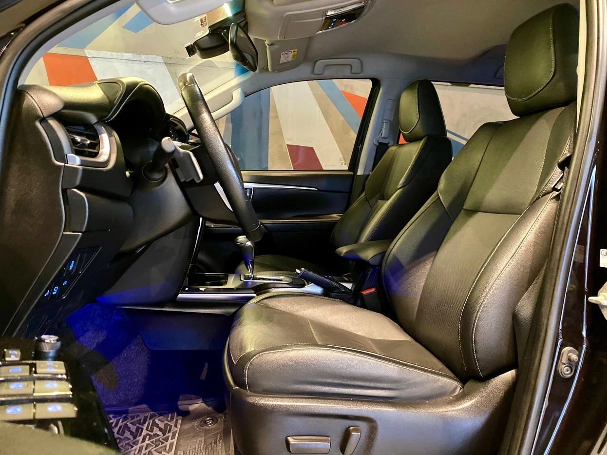 TOYOTA HILUX SW4