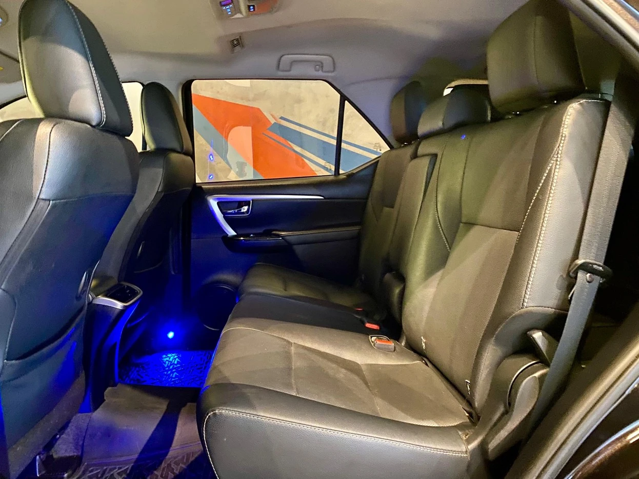 TOYOTA HILUX SW4