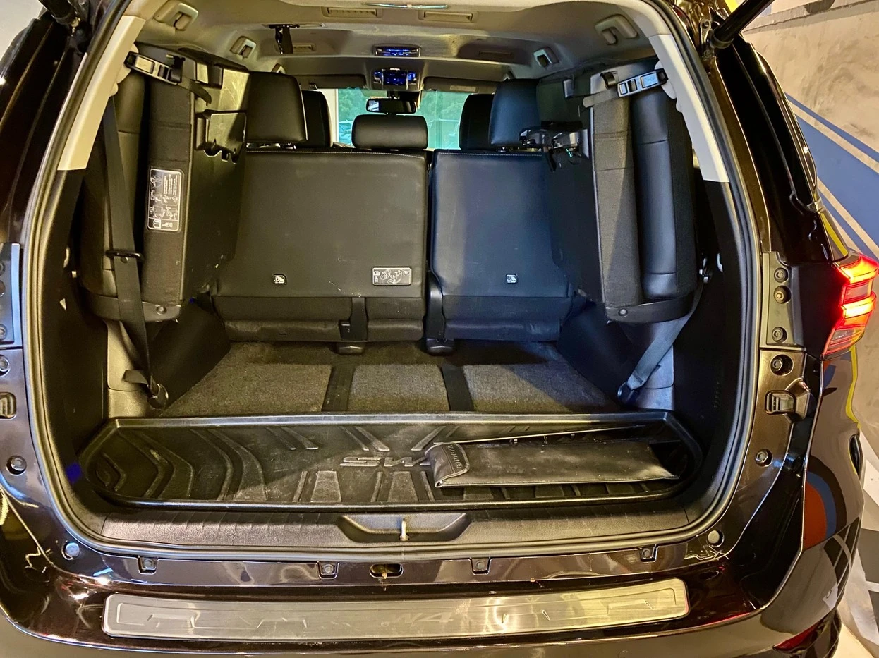 TOYOTA HILUX SW4