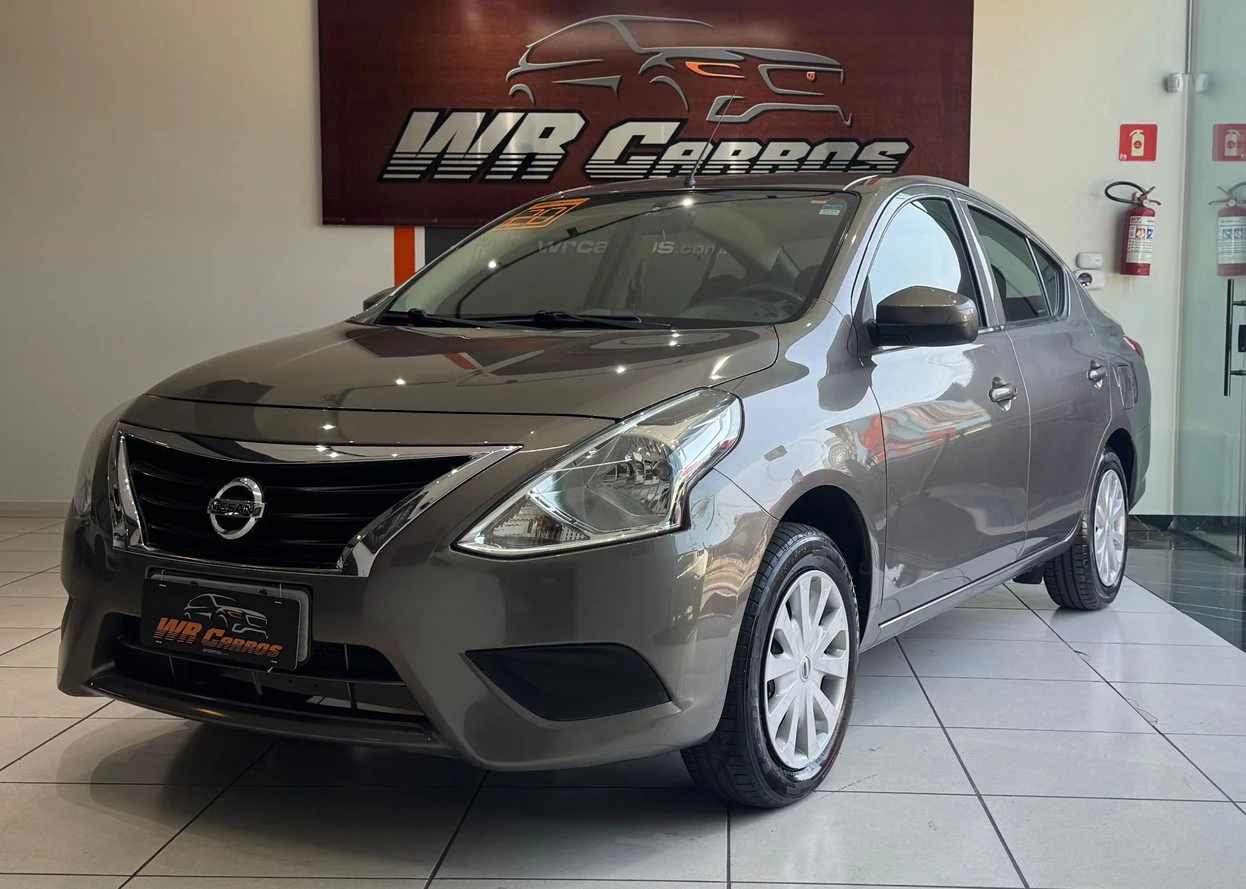 NISSAN VERSA