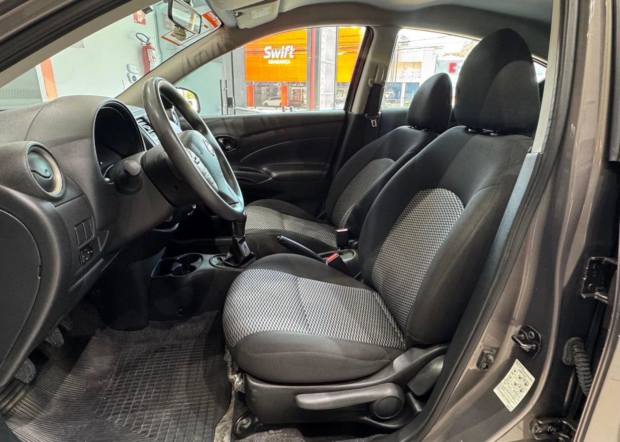 NISSAN VERSA