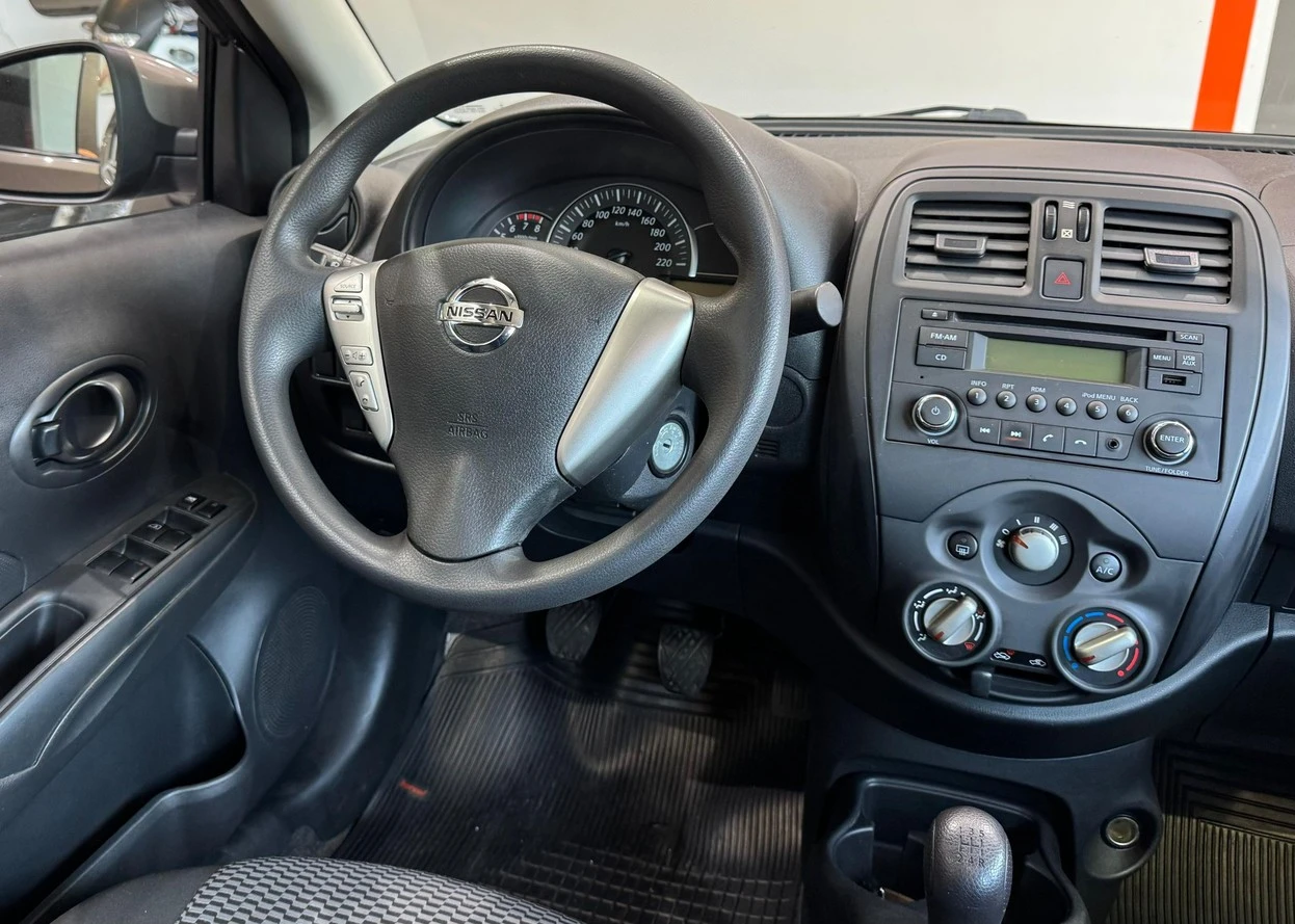 NISSAN VERSA