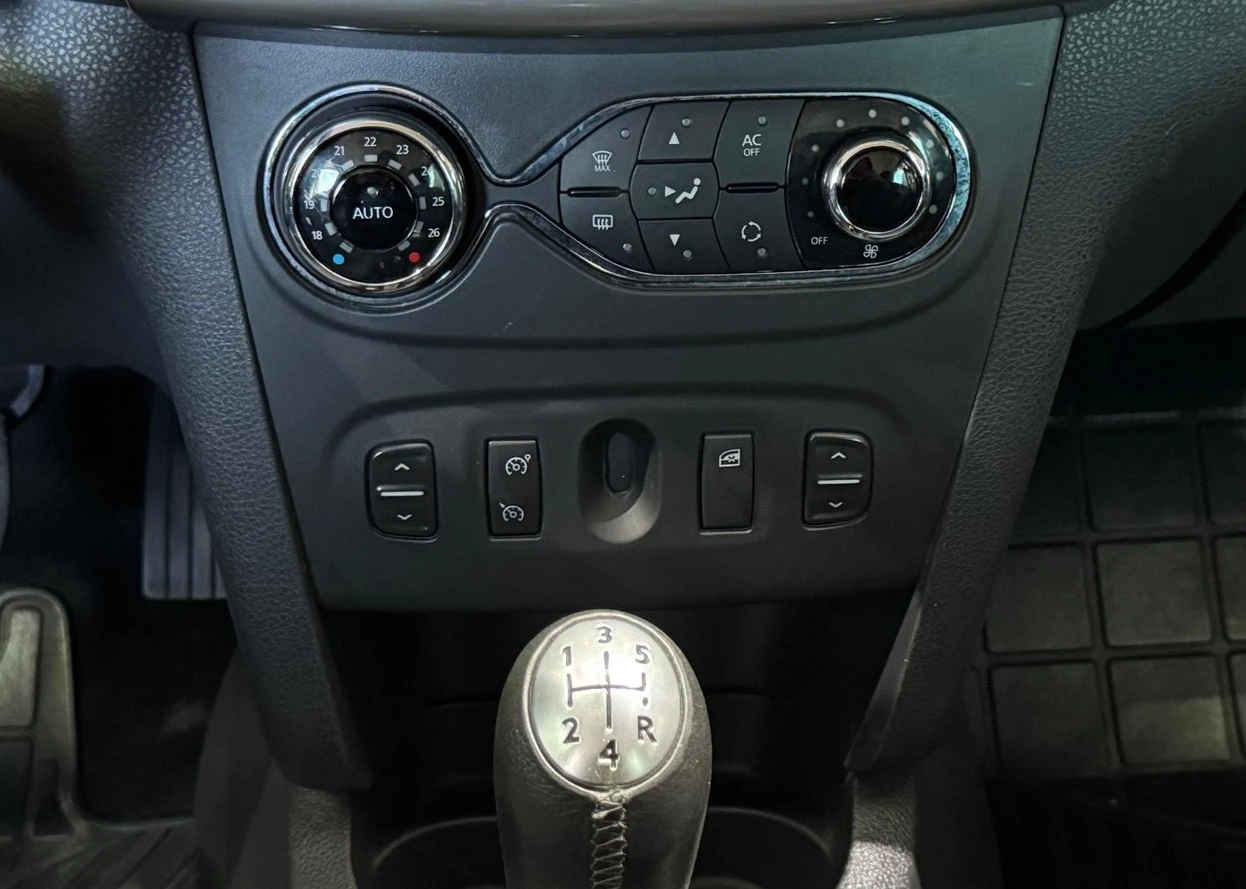 RENAULT SANDERO
