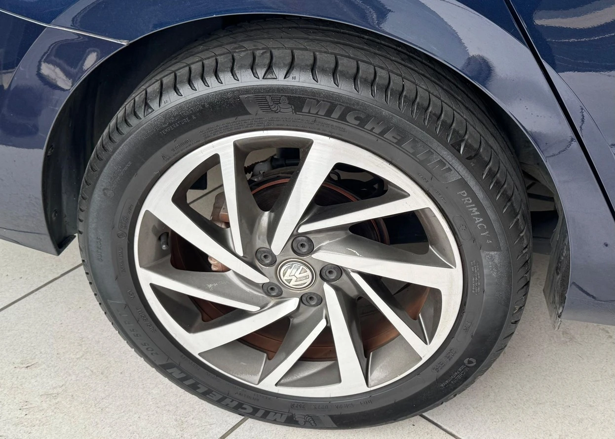 VOLKSWAGEN VIRTUS