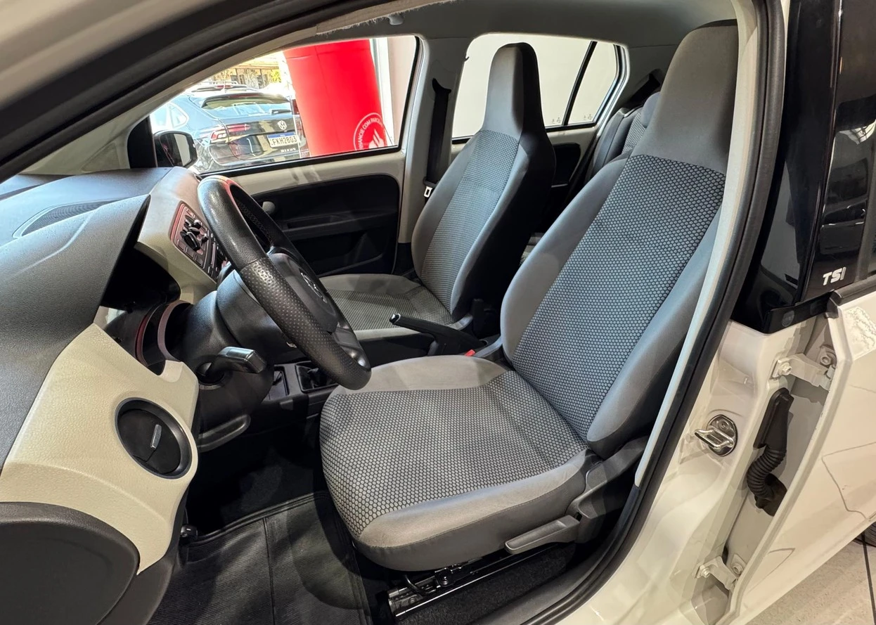 VOLKSWAGEN UP