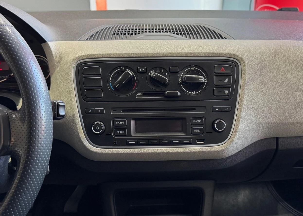 VOLKSWAGEN UP