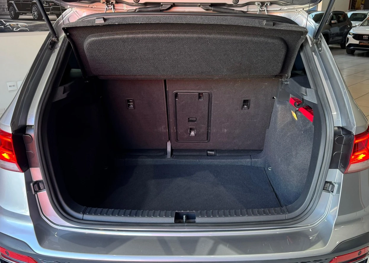 VOLKSWAGEN TAOS