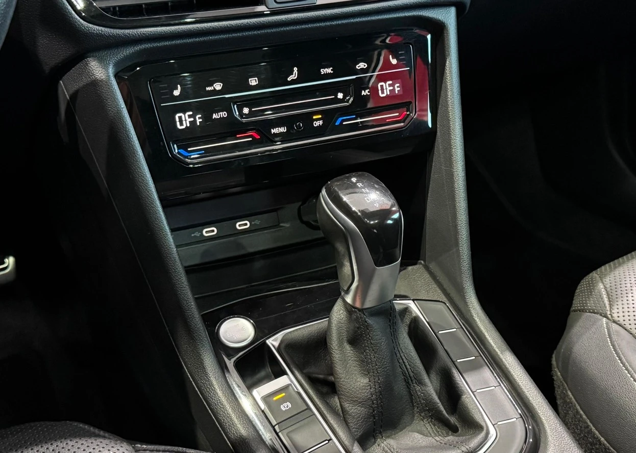 VOLKSWAGEN TAOS