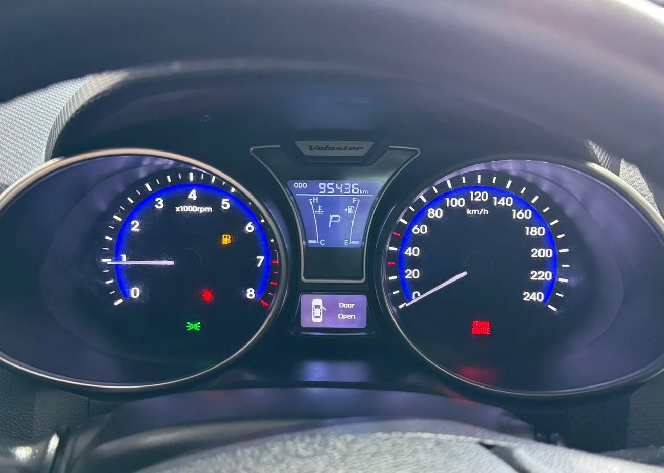 HYUNDAI VELOSTER