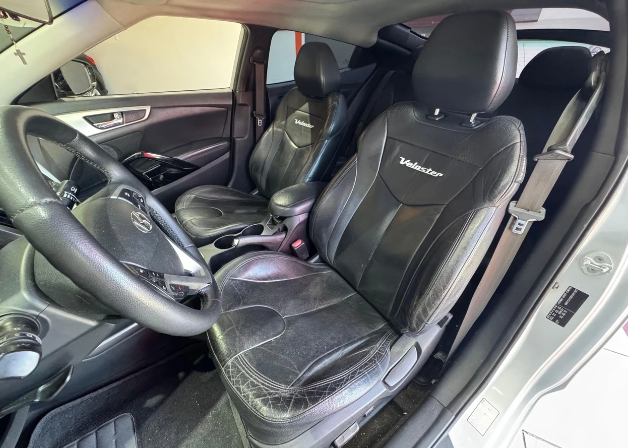 HYUNDAI VELOSTER
