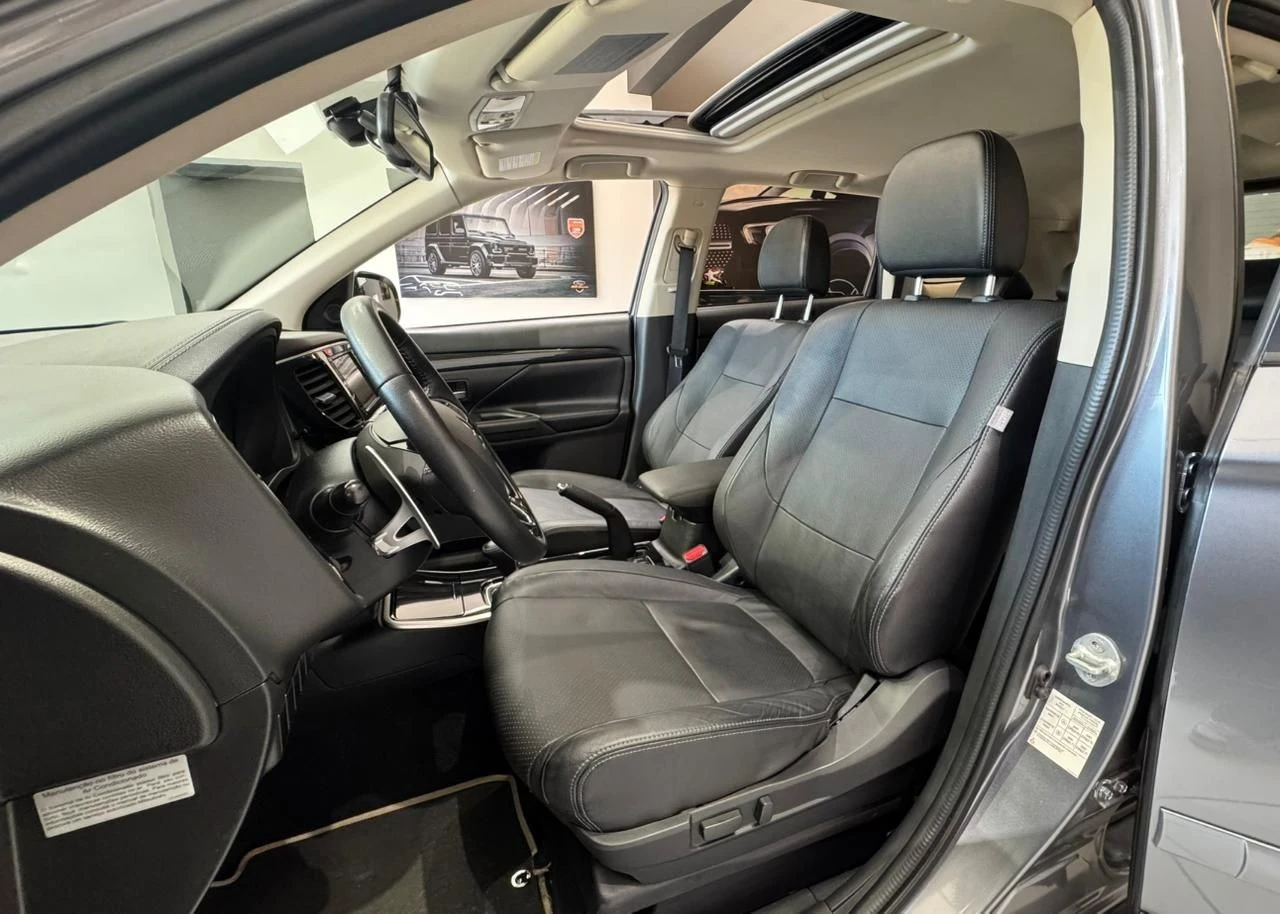 MITSUBISHI OUTLANDER