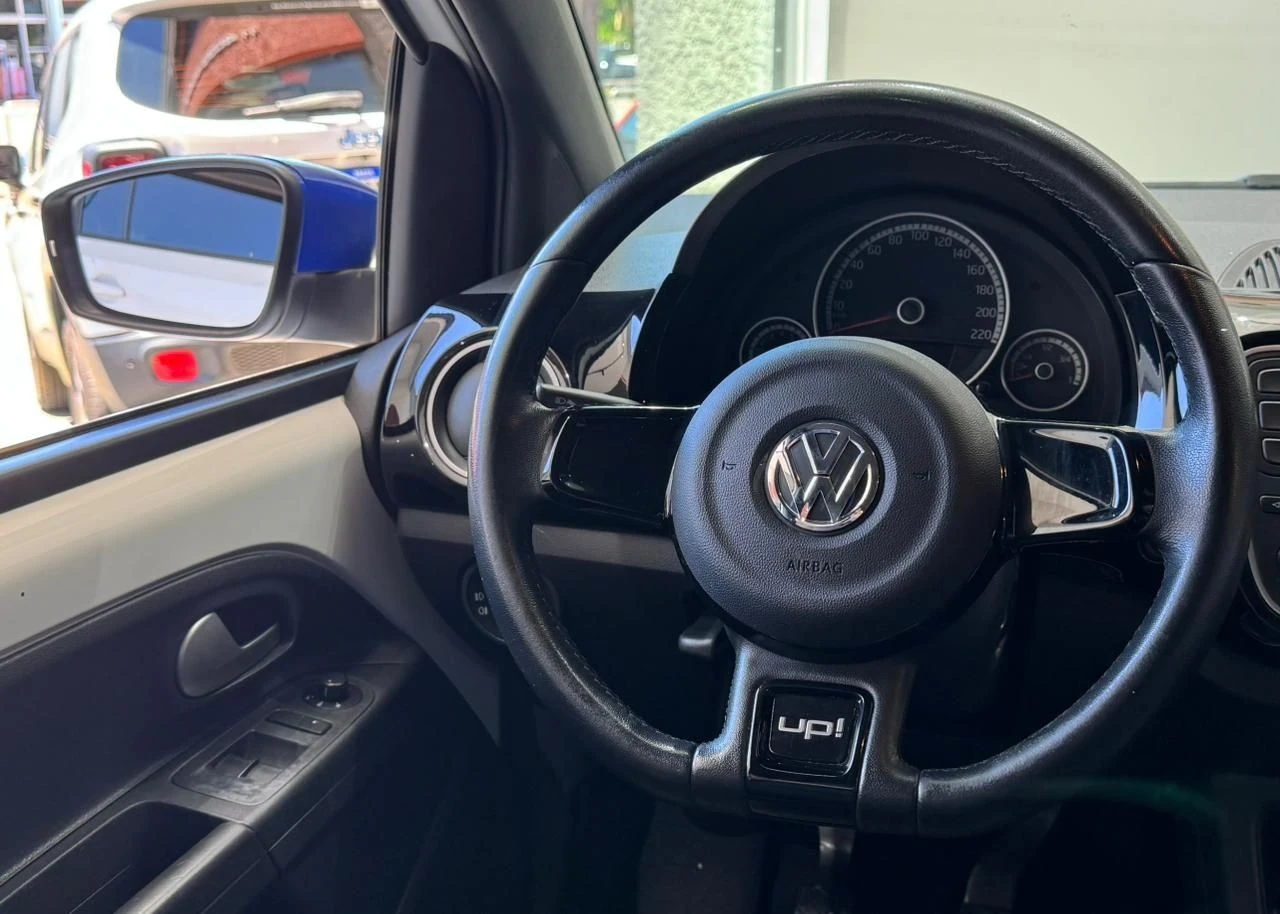 VOLKSWAGEN UP
