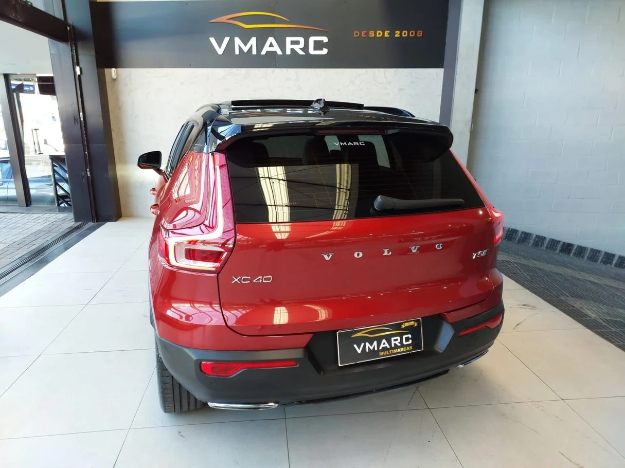 VOLVO XC40